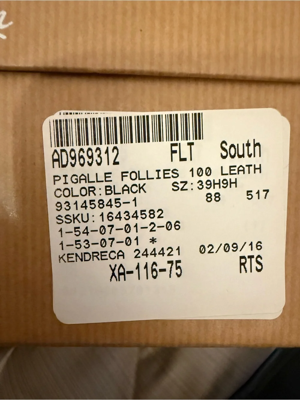 Christian Louboutin Black Patent Pump with Signature Red Sole - Picture 3 of 7
